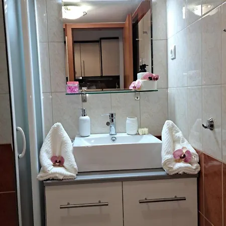 Viktoria * גיולה